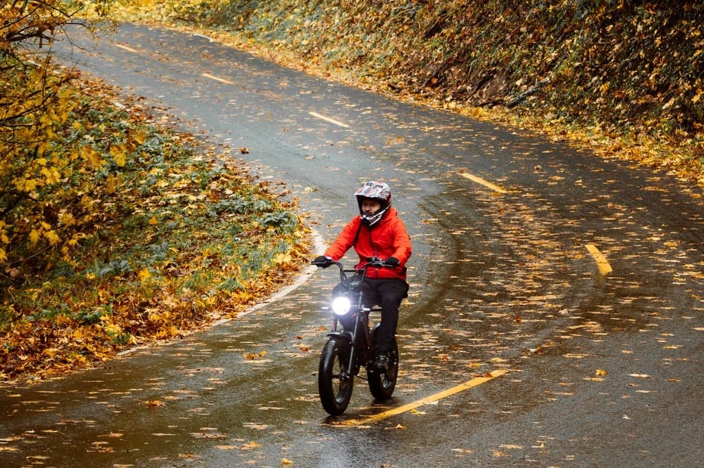 articles/Electric-Commuter-Bike-Battery-Life_e921636c-4650-46d9-b2aa-bac5e27946d5.jpg