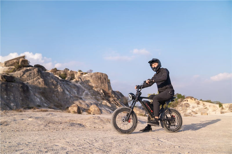 longest range electric bicycle Flash Moon Black / Mid-drive and style 10 E-Bikes With The Longest