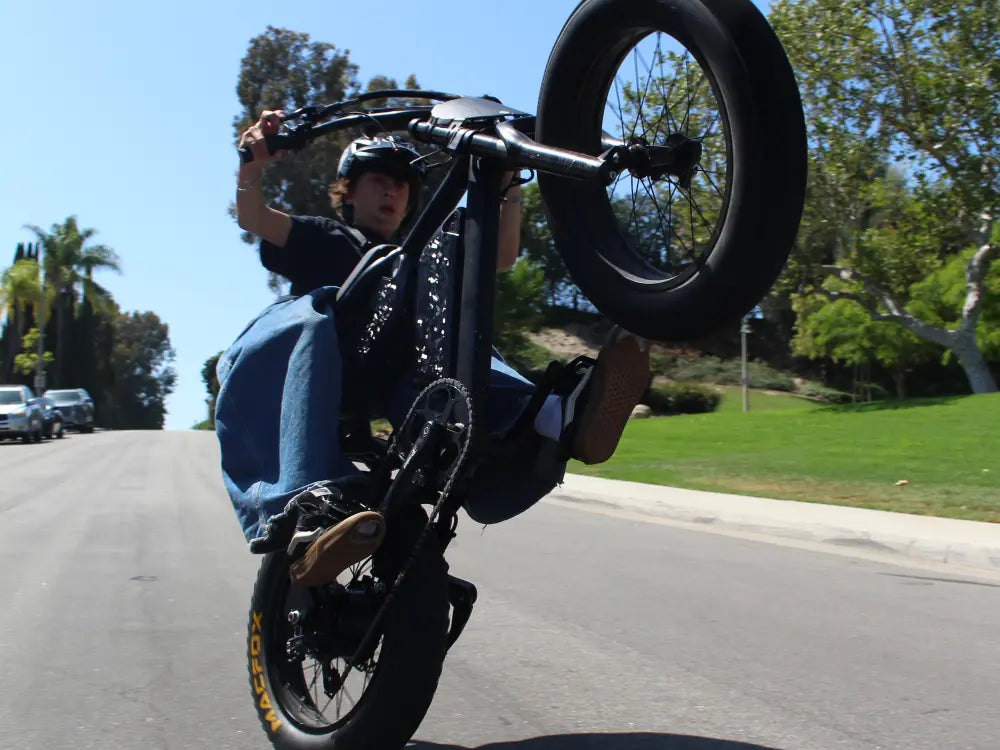 E-Bike Battery Showdown: 48v vs 52v - Which One is Right for You?