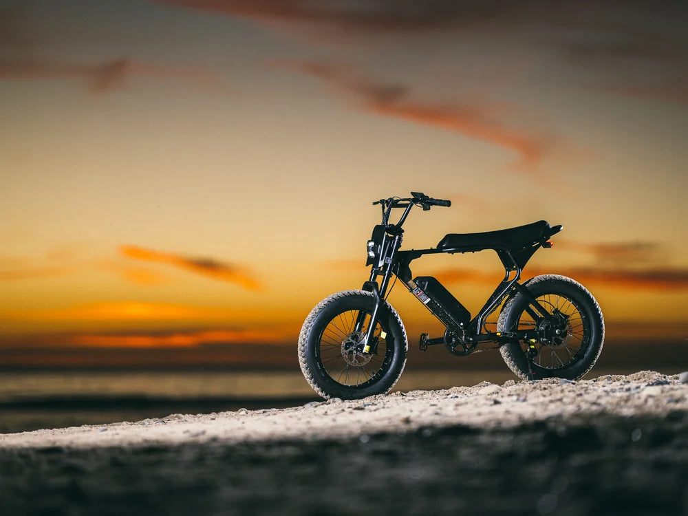 articles/macfox-x1s-black-electric-bike-lifestyle-photo-035.webp