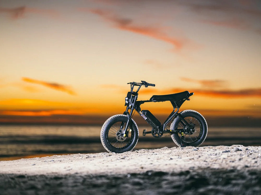 articles/macfox-x1s-black-electric-bike-lifestyle-photo-038.webp
