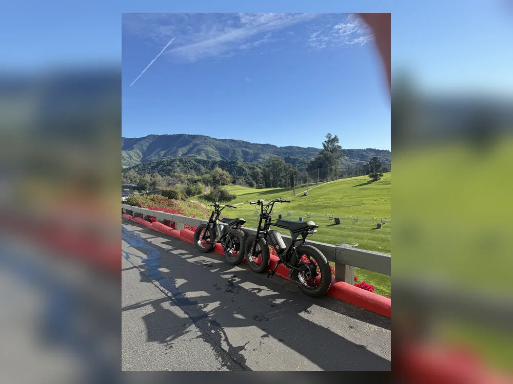 articles/macfox-x7-black-electric-bikes-golf-course-overlook-003.webp
