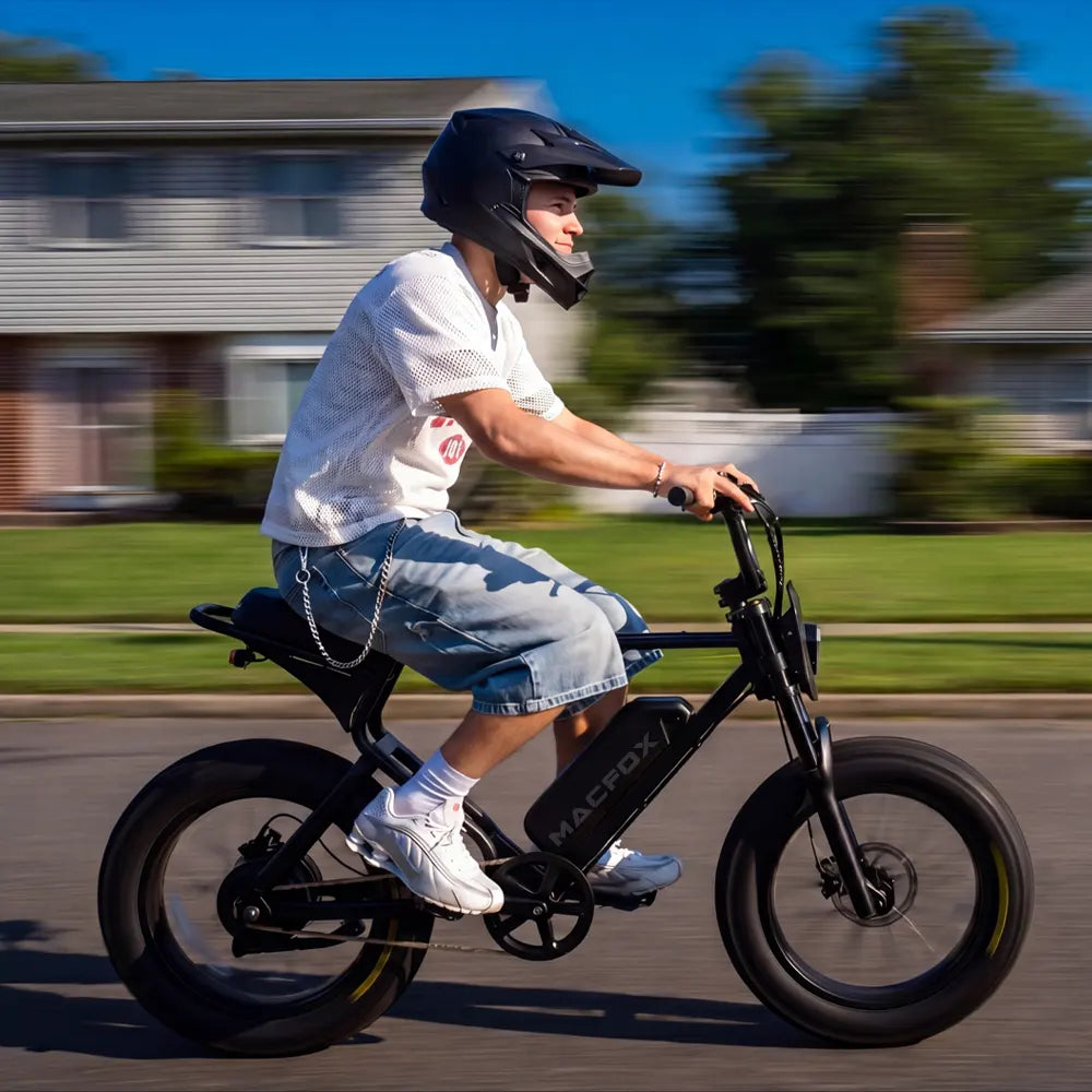 The thumb throttle, paired with a unique power system, makes it easy to perform stylish tricks and showcase your riding skills. Who says cycling can't be adventurous and cool?